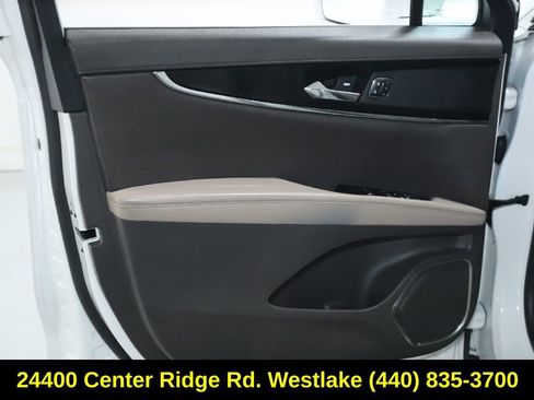 Used 2022 Lincoln Nautilus Reserve image 16