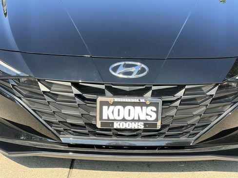 Used 2023 Hyundai Elantra SEL FWD image 12
