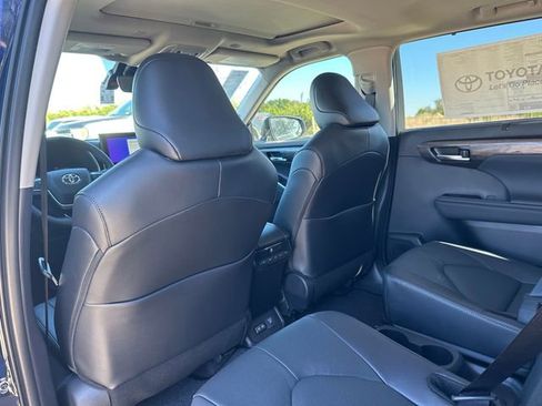 New 2026 Toyota Highlander Limited image 23