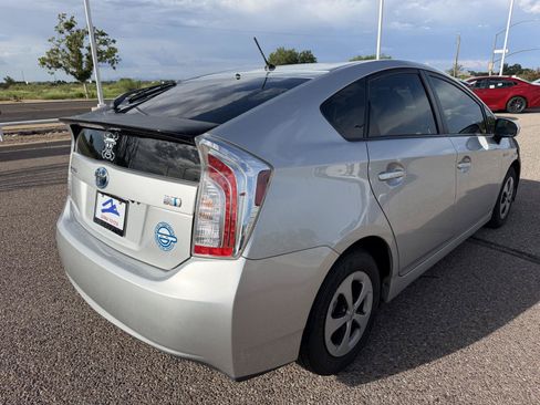 Used 2014 Toyota Prius Two FWD image 5