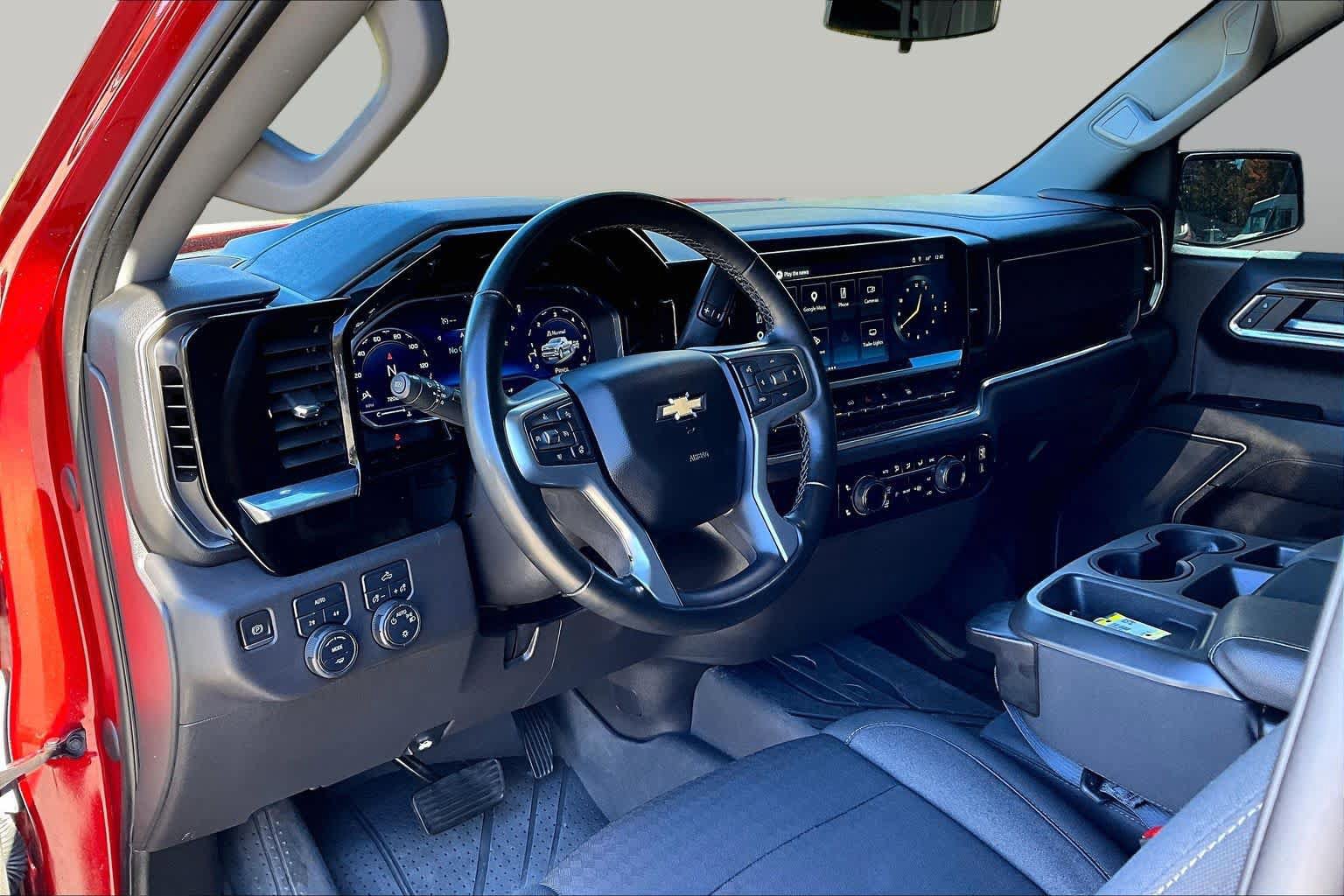 Used 2023 Chevrolet Silverado 1500 LT AWD/4WD image 18