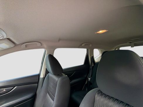Used 2018 Nissan Rogue SV FWD image 26
