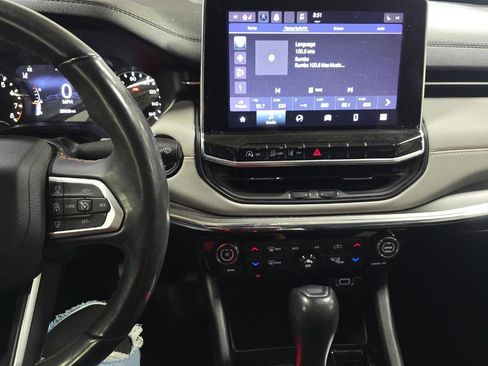 Used 2022 Jeep Compass Limited image 12