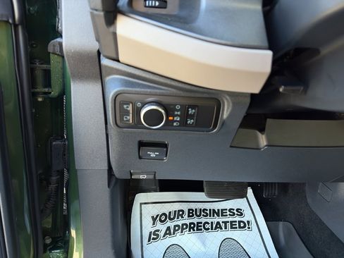 Used 2024 Ford Bronco Wildtrak image 11