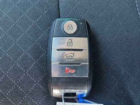 Used 2020 Kia Sorento S image 30