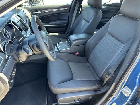 Certified 2022 Chrysler 300 Touring image 12