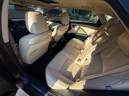 Used 2016 Toyota Avalon Limited image 48