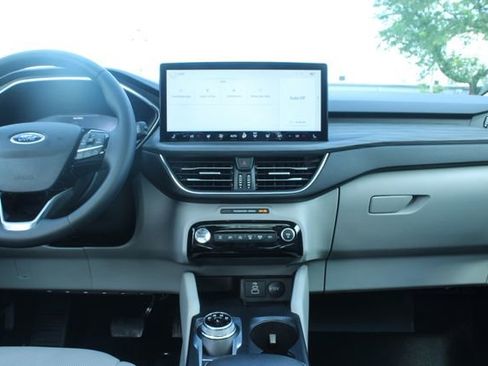 Used 2024 Ford Escape Platinum w/ Class II Trailer Tow Package AWD/4WD image 18
