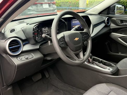 Certified 2024 Chevrolet Trax LS FWD image 12