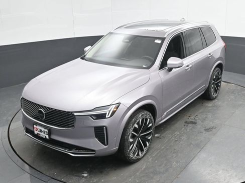 New 2026 Volvo XC90 B5 Plus w/ Protection Package AWD/4WD image 32