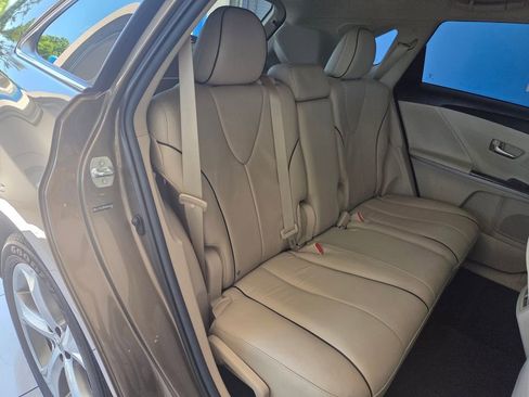 Used 2011 Toyota Venza w/ Premium Pkg #2 FWD image 28
