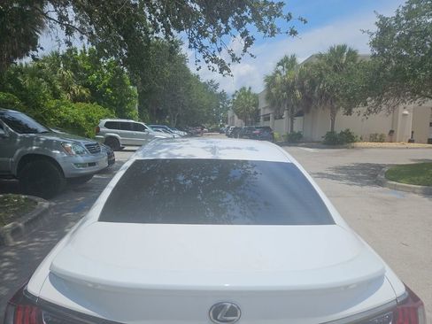 Used 2023 Lexus ES 350 F Sport w/ Accessory Package (Z2) FWD image 9