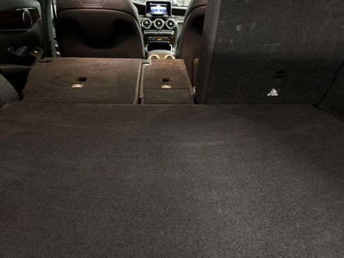 Used 2018 Mercedes-Benz GLC 300 image 32