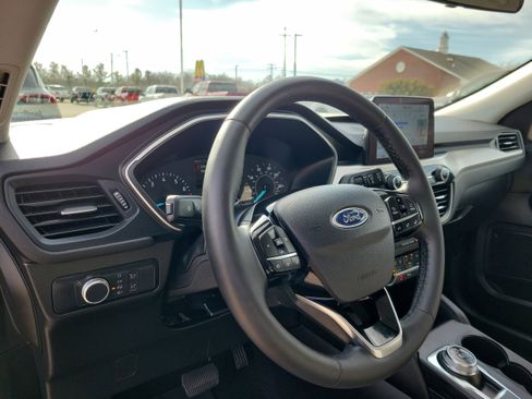 Certified 2022 Ford Escape SE w/ Cold Weather Package image 20