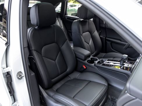 New 2026 Porsche Macan S AWD/4WD image 59