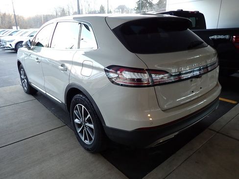 Certified 2022 Lincoln Nautilus AWD image 2