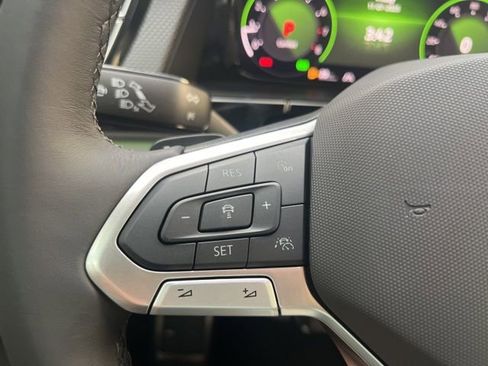 New 2026 Volkswagen Atlas Cross Sport SEL Premium R-Line image 9