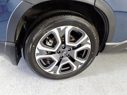 Used 2024 Subaru Ascent Limited w/ Technology Package AWD/4WD image 4