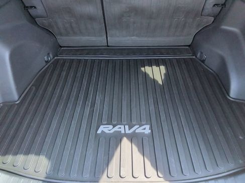 Used 2024 Toyota RAV4 XSE AWD/4WD image 32