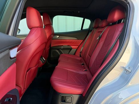 Used 2024 Maserati Grecale Trofeo image 23