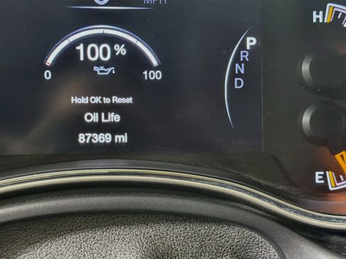 Used 2017 Jeep Grand Cherokee Limited w/ Luxury Group II RWD image 19