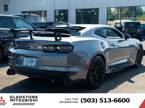 Used 2019 Chevrolet Camaro SS RWD image 7