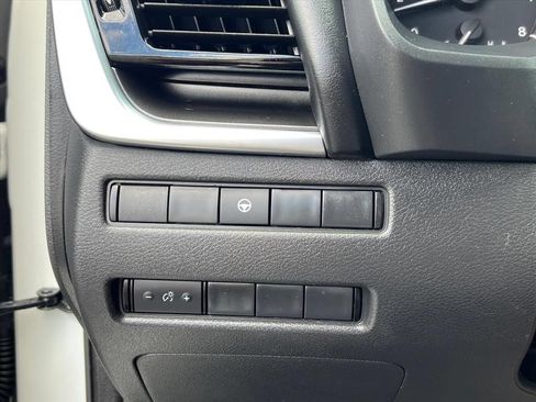 Used 2023 Nissan Rogue SV FWD image 16