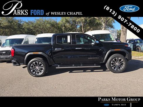 Used 2023 GMC Canyon Denali image 3