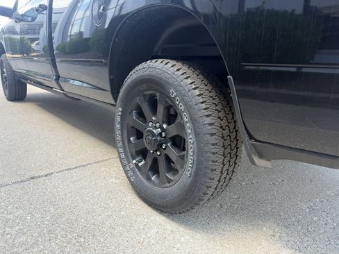 New 2026 RAM 3500 Laramie AWD/4WD image 12