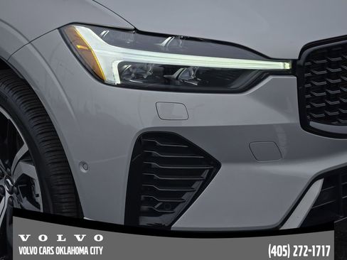 Certified 2024 Volvo XC60 B5 Ultimate w/ Protection Package Premier AWD/4WD image 7