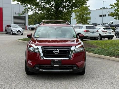 Used 2022 Nissan Pathfinder Platinum w/ Lighting Package (N93) AWD/4WD image 2