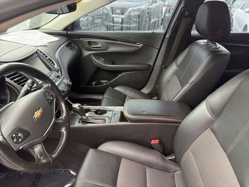 Used 2019 Chevrolet Impala LT FWD image 10