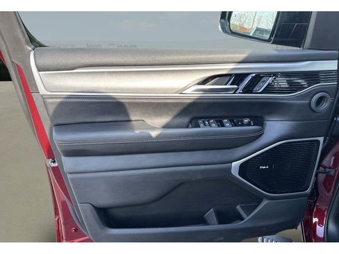 New 2026 Jeep Grand Wagoneer Limited image 14