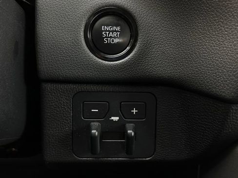 Used 2025 Toyota Tundra Limited image 23