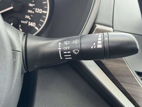 Used 2024 Nissan Altima 2.5 SV FWD image 26