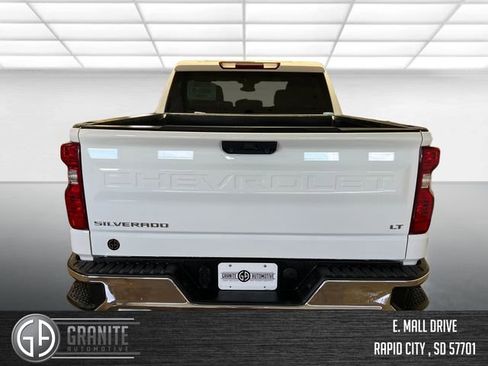 Used 2024 Chevrolet Silverado 1500 LT w/ Z71 Off-Road Package AWD/4WD image 4