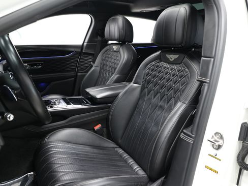 Used 2020 Bentley Flying Spur W12 image 19