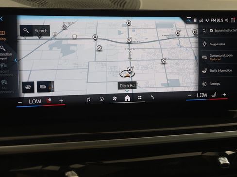 Used 2024 BMW X6 xDrive40i w/ Premium Package image 17