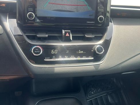 Used 2022 Toyota Corolla LE FWD image 15