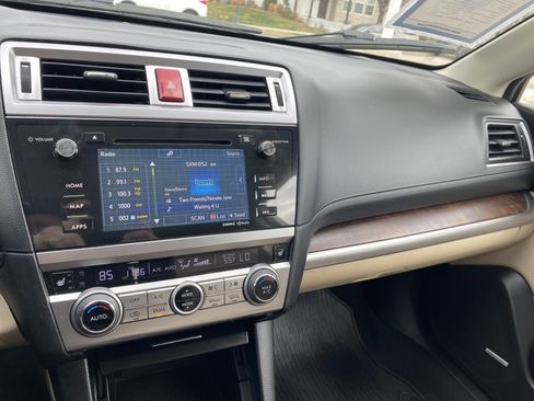 Used 2017 Subaru Outback 2.5i Limited image 13