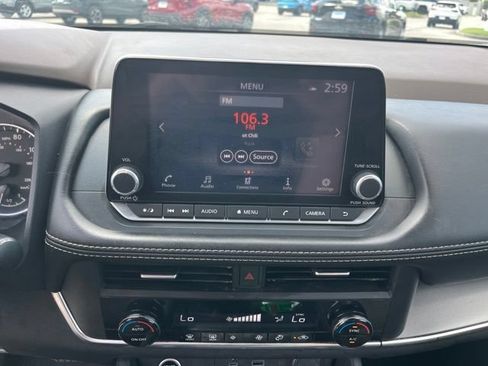 Used 2023 Nissan Rogue SV FWD image 20