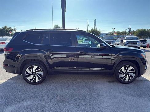 Certified 2025 Volkswagen Atlas SE w/ Panoramic Sunroof Package FWD image 5