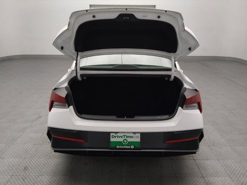Used 2025 Hyundai Elantra SEL FWD image 29