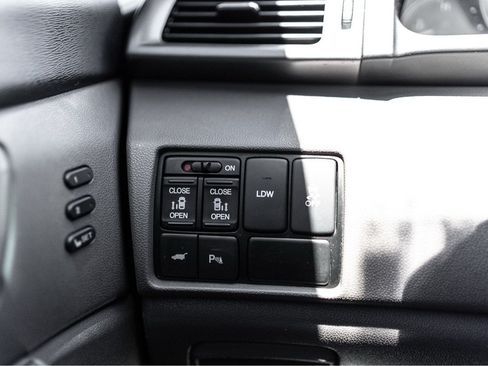 Used 2015 Honda Odyssey Touring image 17