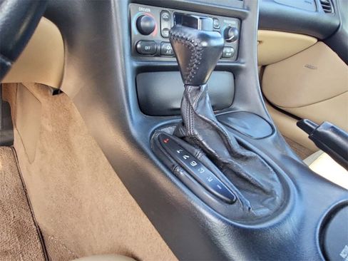 Used 2000 Chevrolet Corvette Convertible w/ Memory Pkg image 20