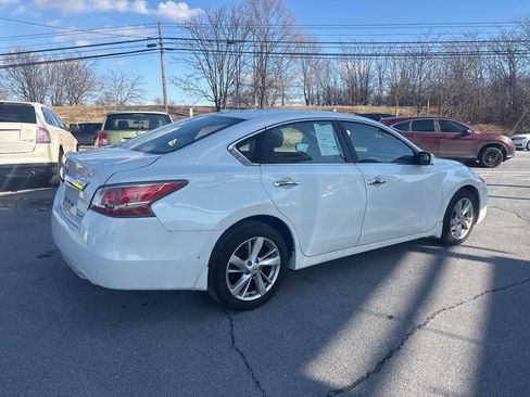 Used 2014 Nissan Altima 2.5 SV FWD image 9
