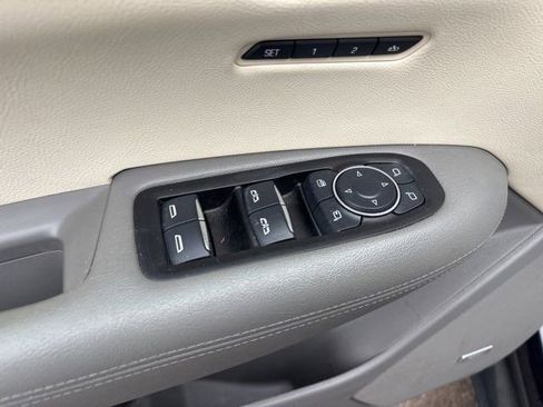 Used 2017 Cadillac XT5 Luxury w/ Driver Awareness Package image 14