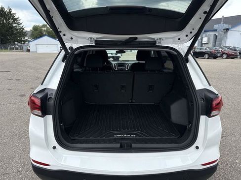 Used 2024 Chevrolet Equinox LT FWD image 21