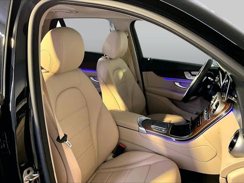 Certified 2022 Mercedes-Benz GLC 300 4MATIC image 8