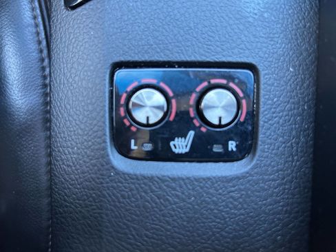 Used 2014 Toyota Avalon XLE image 24